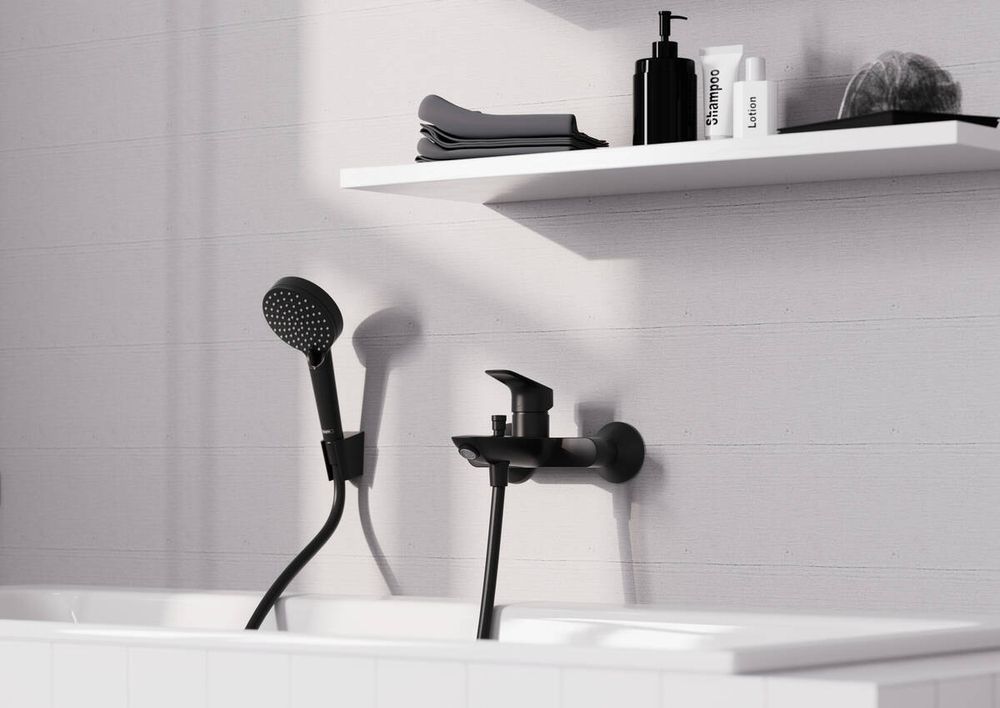 Смеситель для ванны Hansgrohe Logis (цвет - чёрный матовый) 71400670 71400670 &mdash; фото в Esantehnika