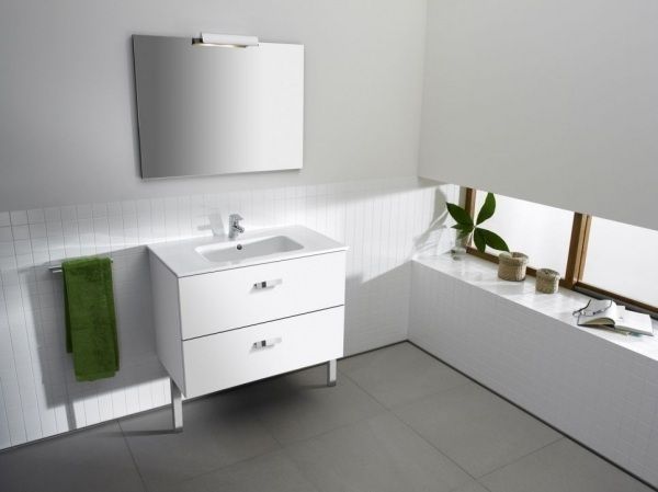 Комплект мебели тумба с умывальником Roca Victoria 70,5 х 46 х h56,5 см, отделка - белый глянец A855853806 855853806 &mdash; фото в Esantehnika