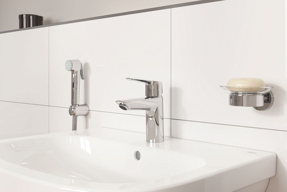 Смеситель для раковины с гигиеническим душем Grohe QuickFix Start (цвет - хром) 23123003 23123003 &mdash; фото в Esantehnika
