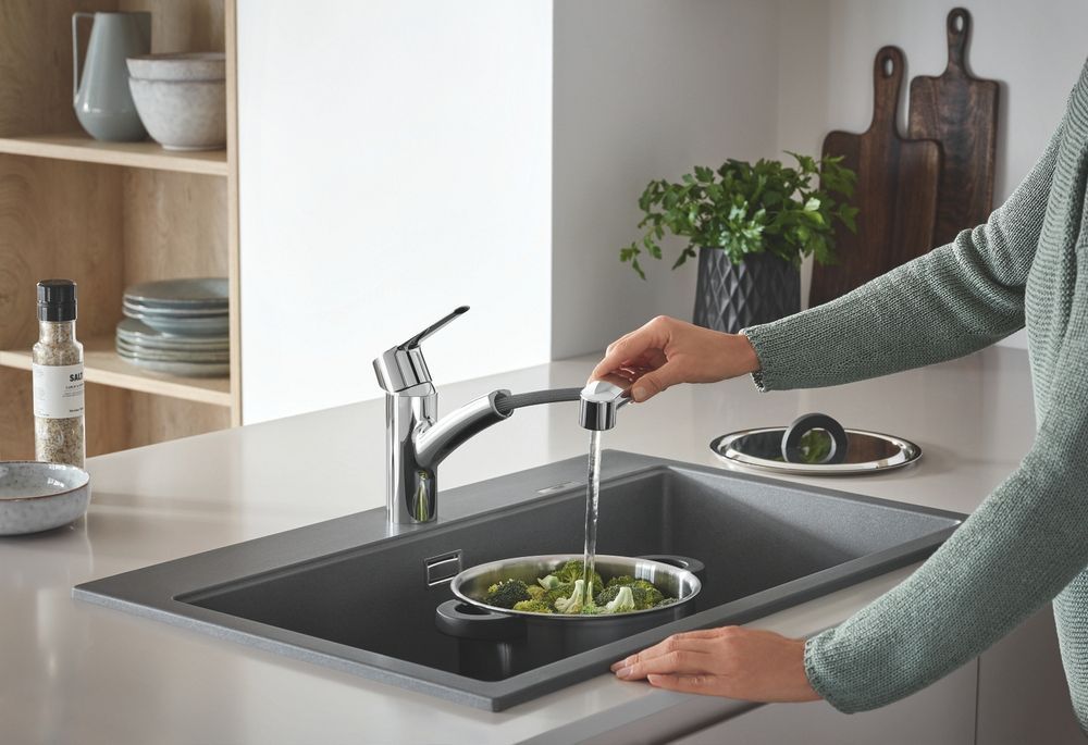Змішувач для кухні з висувним виливом Grohe QuickFix Start (колір - хром) 30531001 30531001 &mdash; фото в Esantehnika