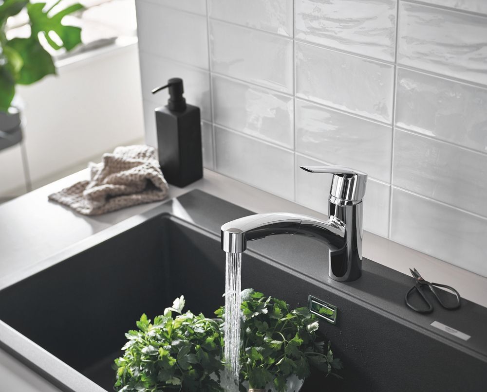 Змішувач для кухні з висувним виливом Grohe QuickFix Start (колір - хром) 30531001 30531001 &mdash; фото в Esantehnika