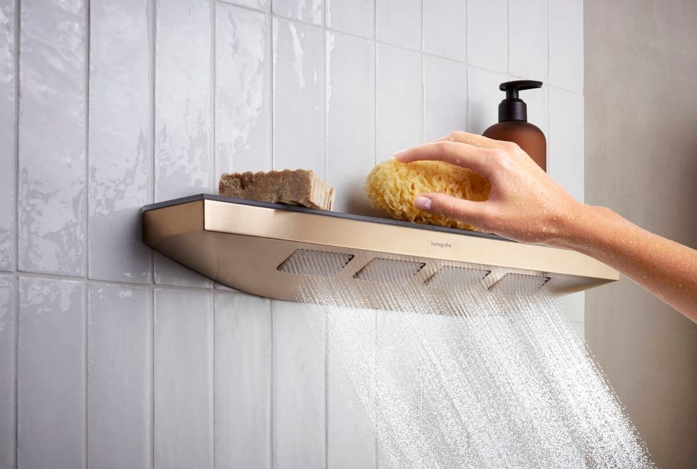 Душевая лейка 500 с душевой полкой Hansgrohe Rainfinity, 1 тип струи (цвет - шлифованная бронза) 26243140 26243140 &mdash; фото в Esantehnika