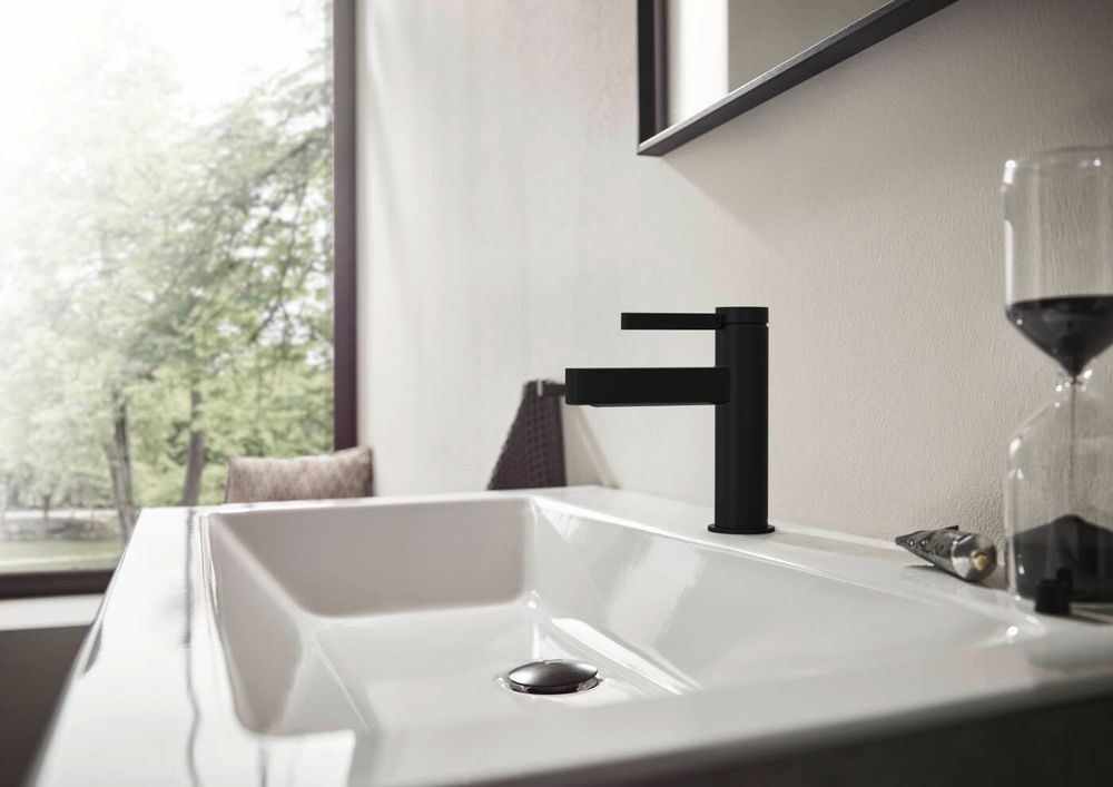 Смеситель для раковины Hansgrohe Finoris (цвет - чёрный матовый), с донным клапаном Push Open 76023670 76023670 &mdash; фото в Esantehnika